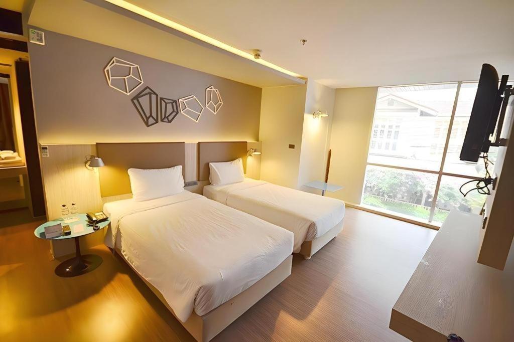 The Heritage Silom Hotel Бангкок Экстерьер фото