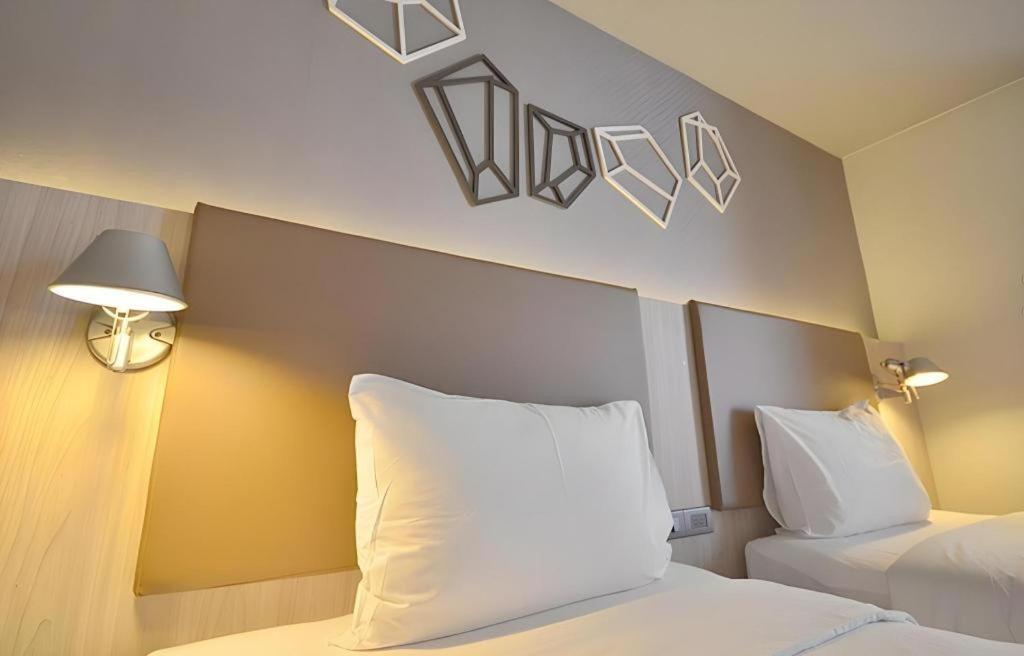 The Heritage Silom Hotel Бангкок Экстерьер фото