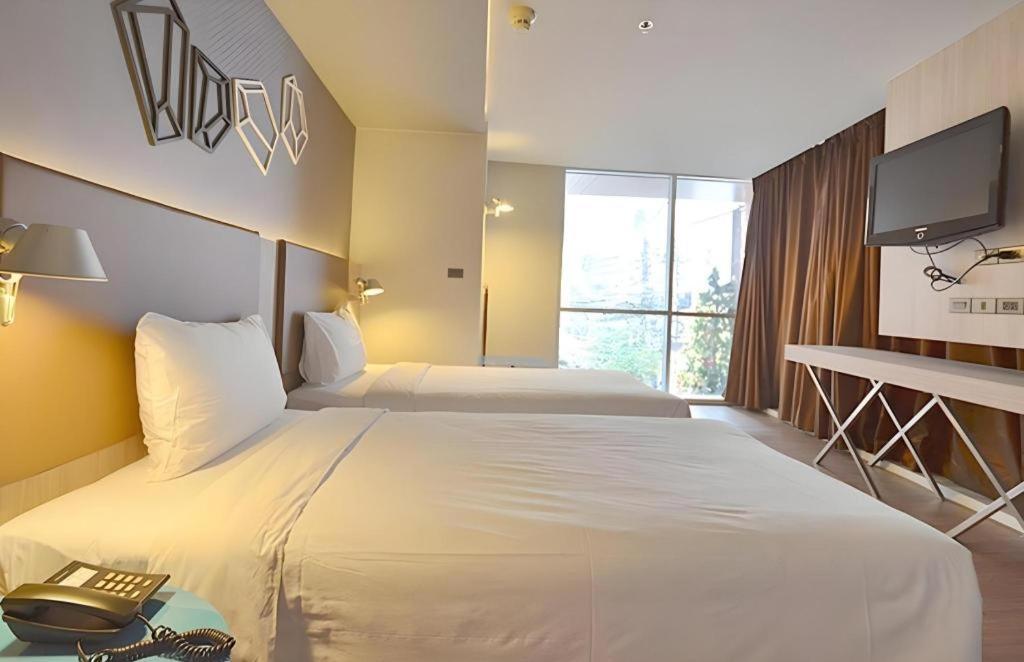 The Heritage Silom Hotel Бангкок Экстерьер фото