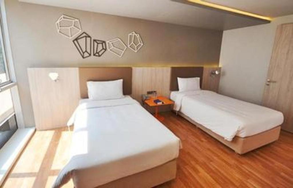 The Heritage Silom Hotel Бангкок Экстерьер фото