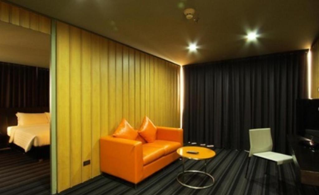 The Heritage Silom Hotel Бангкок Экстерьер фото
