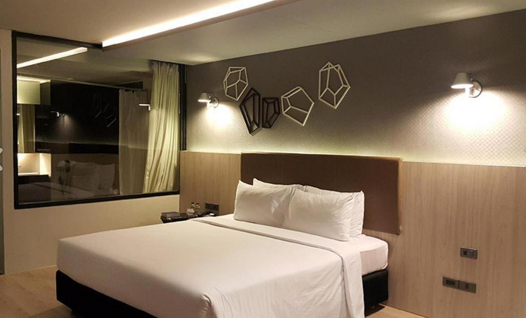 The Heritage Silom Hotel Бангкок Экстерьер фото