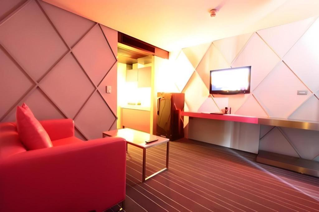 The Heritage Silom Hotel Бангкок Экстерьер фото