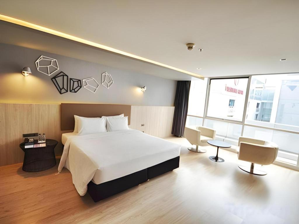 The Heritage Silom Hotel Бангкок Экстерьер фото
