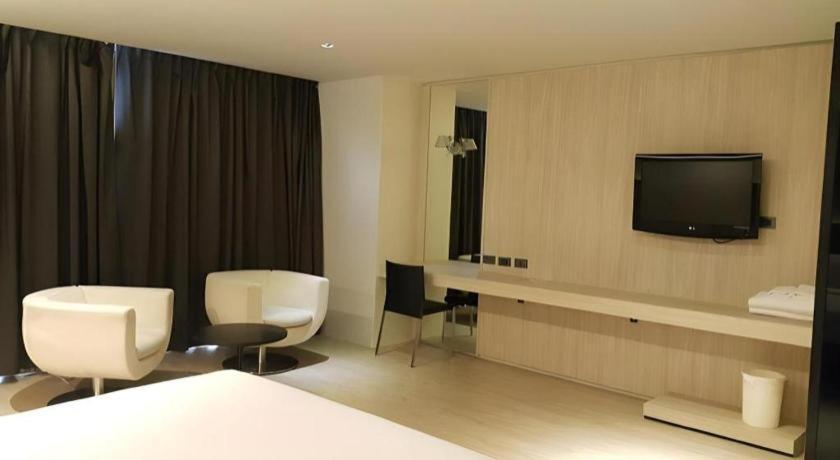 The Heritage Silom Hotel Бангкок Экстерьер фото